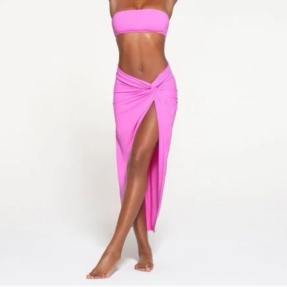 SKIMS Other - Skims Sarong Skirt Cover Up Swim Taffy Hot Pink Size M